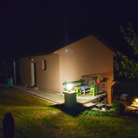Privatni Smjestaj "Mratinje" Pension Plužine Buitenkant foto