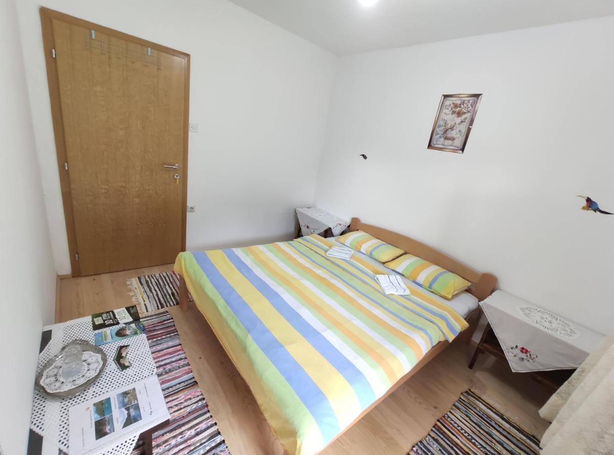 Privatni Smjestaj "Mratinje" Pension Plužine Buitenkant foto