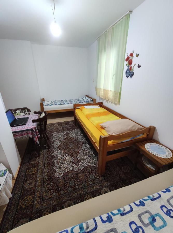 Privatni Smjestaj "Mratinje" Pension Plužine Buitenkant foto
