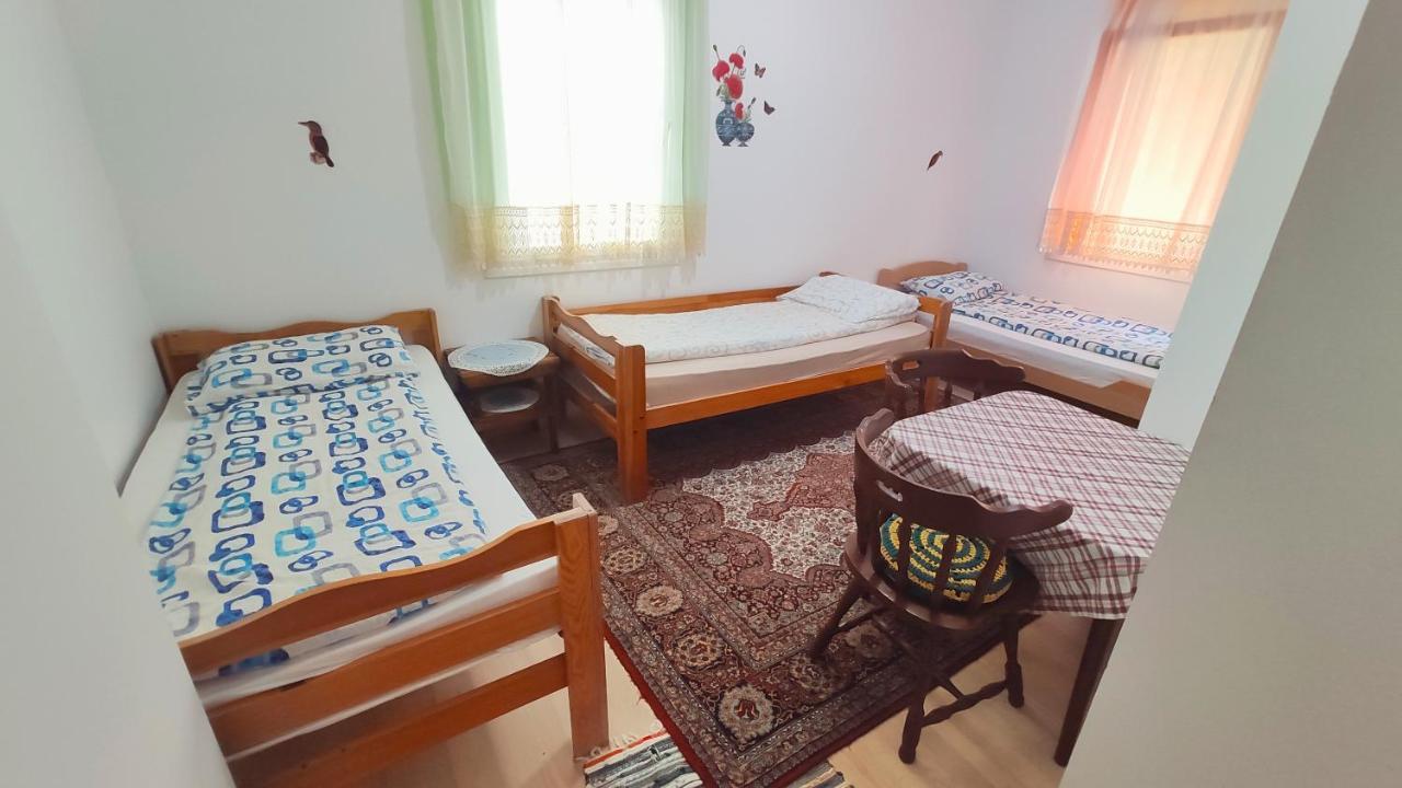 Privatni Smjestaj "Mratinje" Pension Plužine Buitenkant foto
