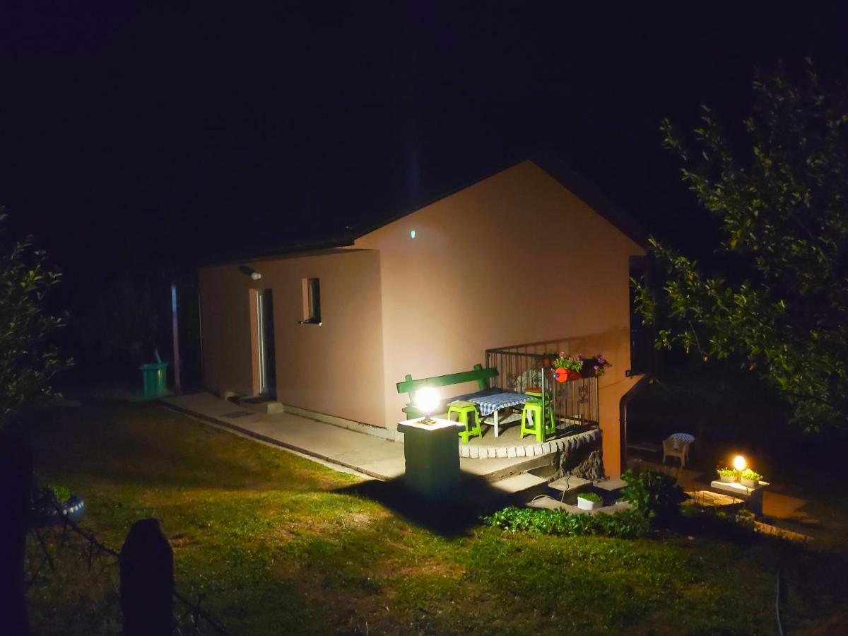 Privatni Smjestaj "Mratinje" Pension Plužine Buitenkant foto