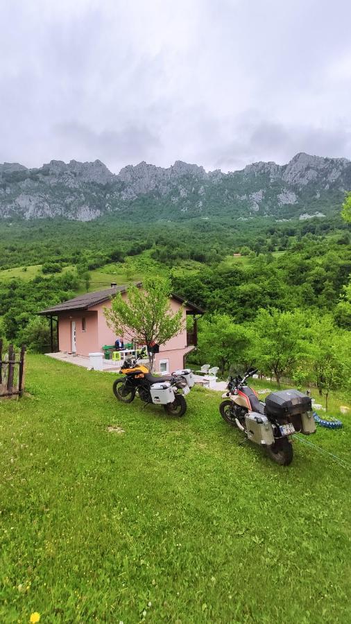 Privatni Smjestaj "Mratinje" Pension Plužine Buitenkant foto